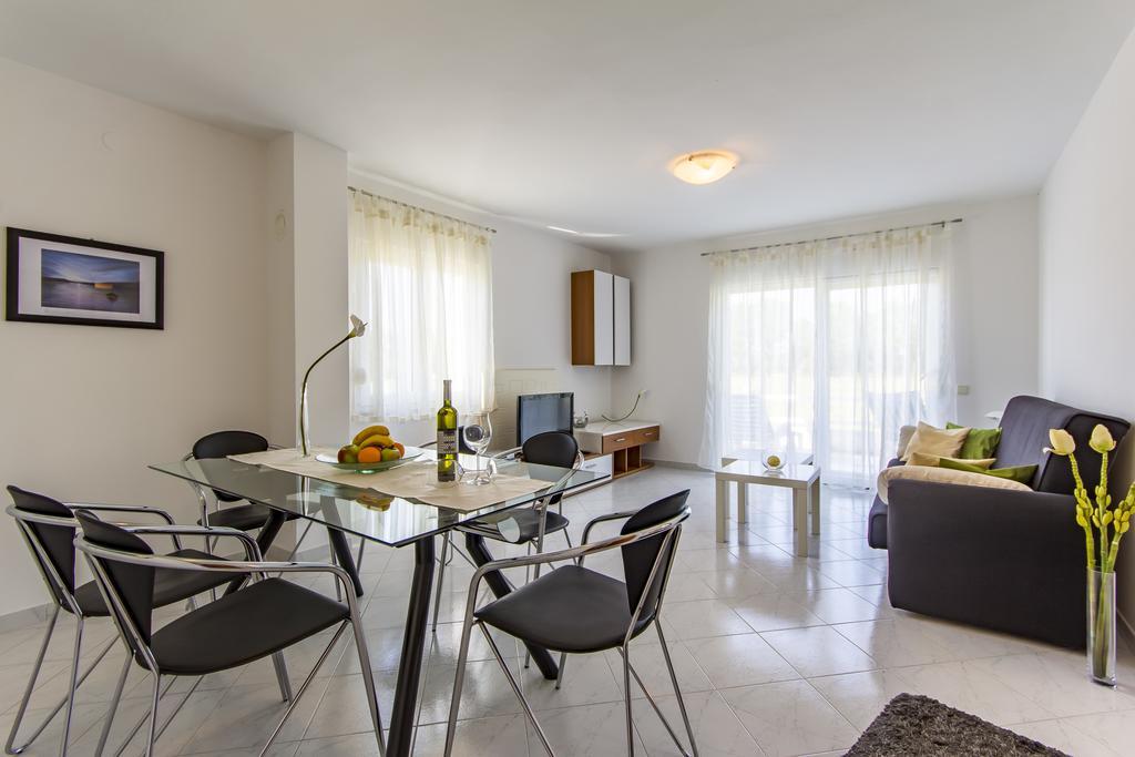 Apartments Alba Fazana Luaran gambar