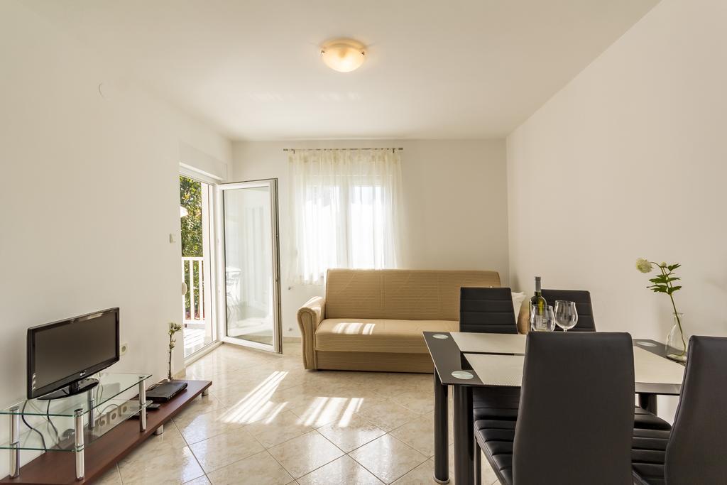 Apartments Alba Fazana Luaran gambar
