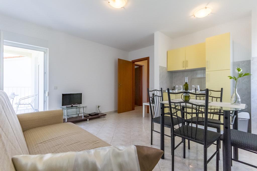 Apartments Alba Fazana Luaran gambar