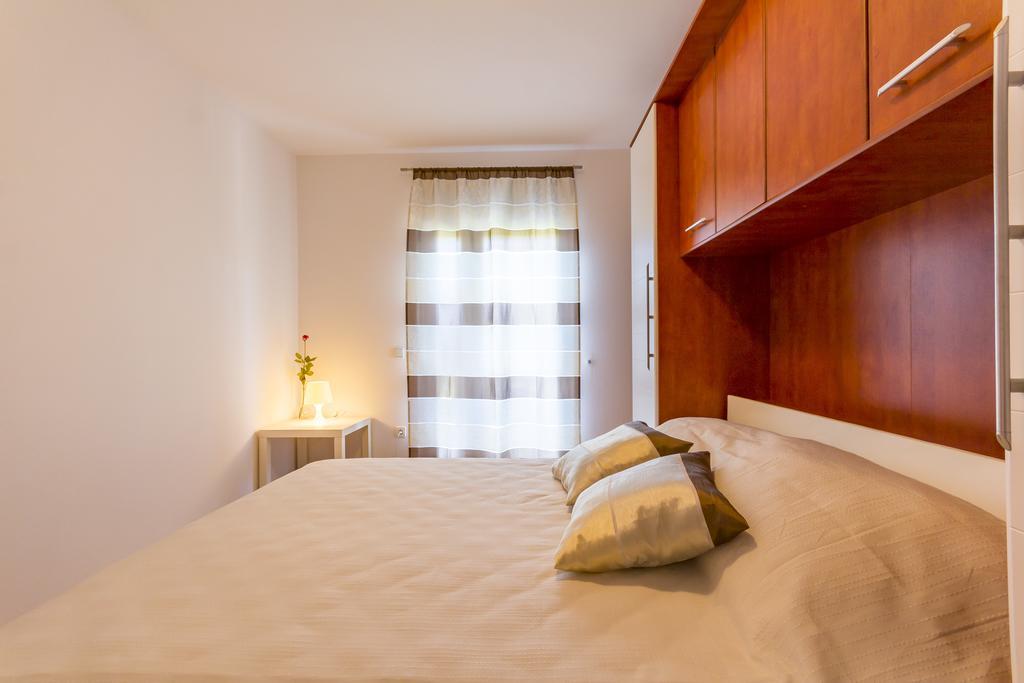 Apartments Alba Fazana Luaran gambar