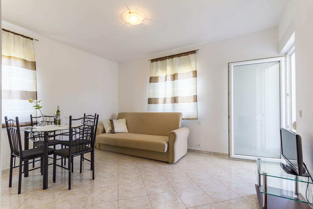Apartments Alba Fazana Luaran gambar